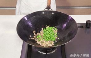 青豆怎么炒，青豆怎么炒好吃（大厨手把手教你肉末炒青豆）
