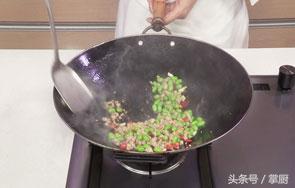 青豆怎么炒，青豆怎么炒好吃（大厨手把手教你肉末炒青豆）