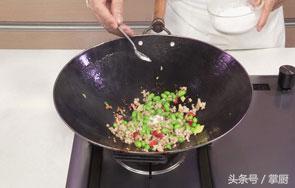 青豆怎么炒，青豆怎么炒好吃（大厨手把手教你肉末炒青豆）