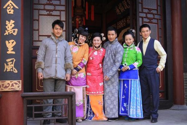 欢喜婆婆俏媳妇片尾曲,何晟铭的歌(才发现黄海冰,陈晓在剧中演配角)