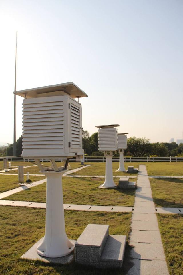 为什么天气越来越热，天气为什么这么热（为啥今年夏天这么热）