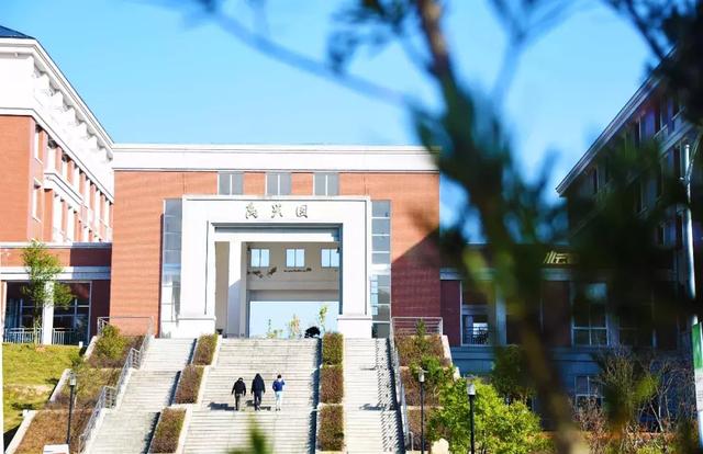 福建水利电力技术职业学院分数线，2022青海考多少分能上福建水利电力职业技术学院（教你如何报考福建水利电力职业技术学院）