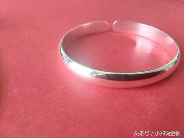 硫磺皂会使银手镯变黑吗（你知道是什么原因吗）