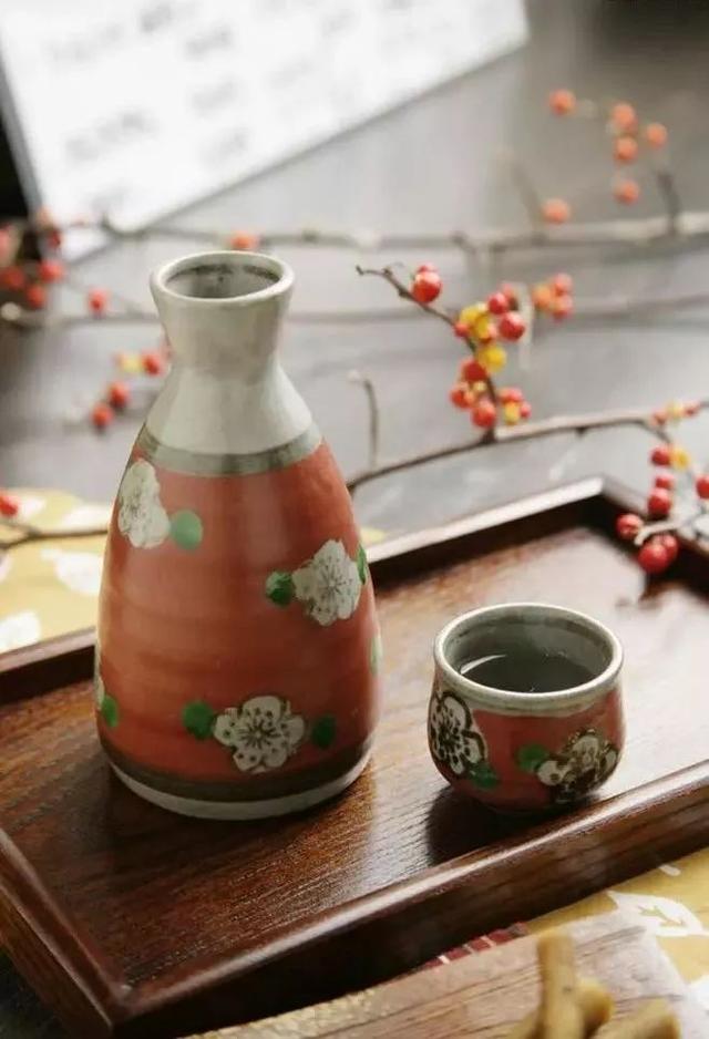 当浮一大白什么意思，当浮一大白的浮是什么意思（唐诗下酒，宋词伴茶）