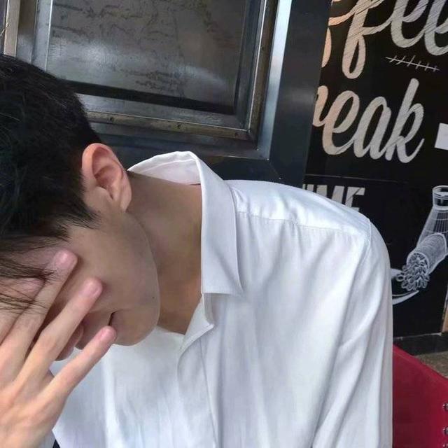 男人伤感的句子，适合男人伤感的句子大全（16句男生伤感说说）