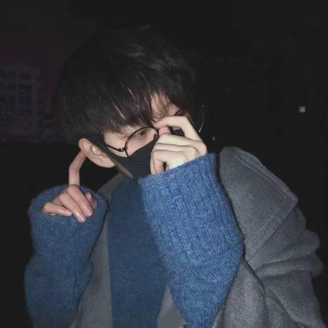 男人伤感的句子，适合男人伤感的句子大全（16句男生伤感说说）