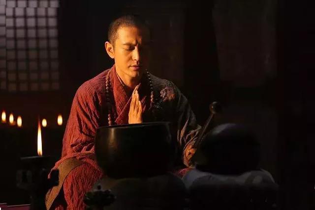 念经的好处有哪些，保佑你逢凶化吉、福报圆满