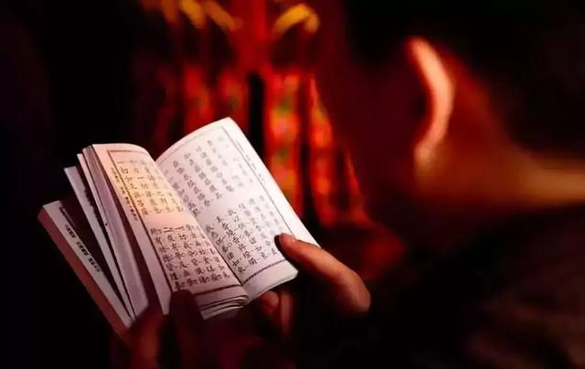 念经的好处有哪些，保佑你逢凶化吉、福报圆满