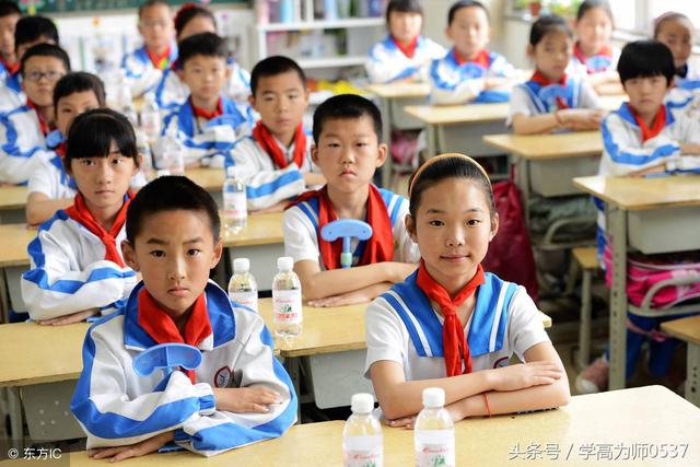 闪闪的星星像什么打比方写句子，闪闪的星星像什么呢造句（一年级语文上册句子填空专项练习题）