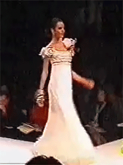 夜礼服假面头像，美少女战士头像|帅气的夜礼服假面 祝阿卫生日快乐呀微信（原来小时候看的《美少女战士》穿的都是上百万的大牌高定）