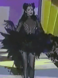 夜礼服假面头像，美少女战士头像|帅气的夜礼服假面 祝阿卫生日快乐呀微信（原来小时候看的《美少女战士》穿的都是上百万的大牌高定）