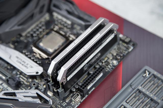 华硕GTX1080功耗是多少，exynos1080功耗（M10H+GTX）