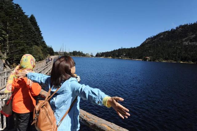 四川旅游线路推荐，四川旅游线路推荐一下（5条精品旅游线路让你领略凉山风情）