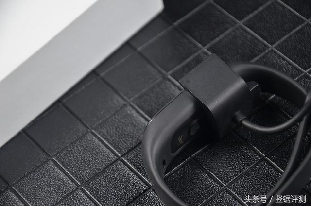 小米手环3卡包怎么添加，小米手环3卡包怎么添加微信（小米有品智能手环评测）