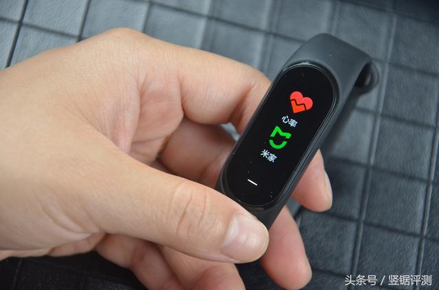 小米手环3卡包怎么添加，小米手环3卡包怎么添加微信（小米有品智能手环评测）