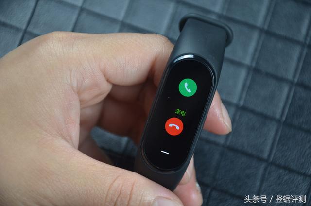 小米手环3卡包怎么添加，小米手环3卡包怎么添加微信（小米有品智能手环评测）