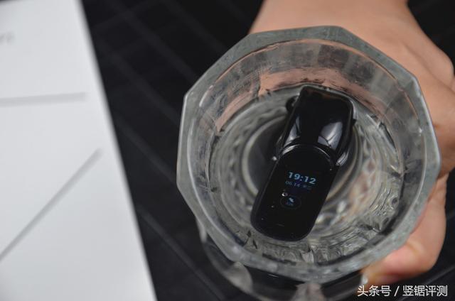 小米手环3卡包怎么添加，小米手环3卡包怎么添加微信（小米有品智能手环评测）