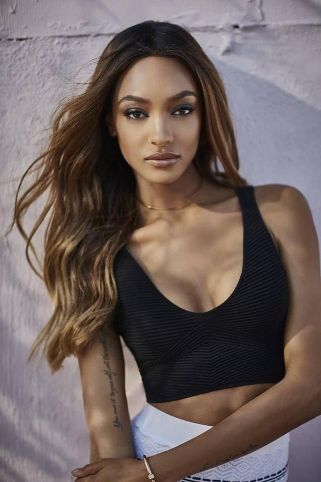 夏奈尔香水，香奈儿香水官方旗舰官网（黑的发亮、美的发光——那些闪耀时尚圈的黑珍珠）