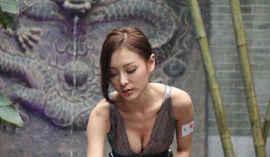 一路向西的女主角，​电影一路向西的女主角（一位封为“中国乳神”另一位换6个男友）