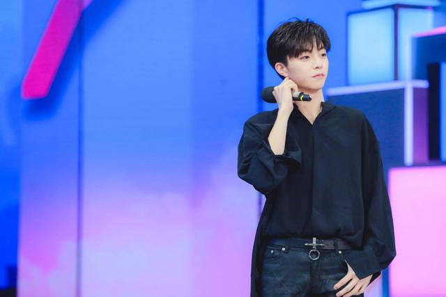 陈立农壁纸！，陈立农壁纸高清全屏 可爱（PERCENT陈立农高清手机壁纸图片）