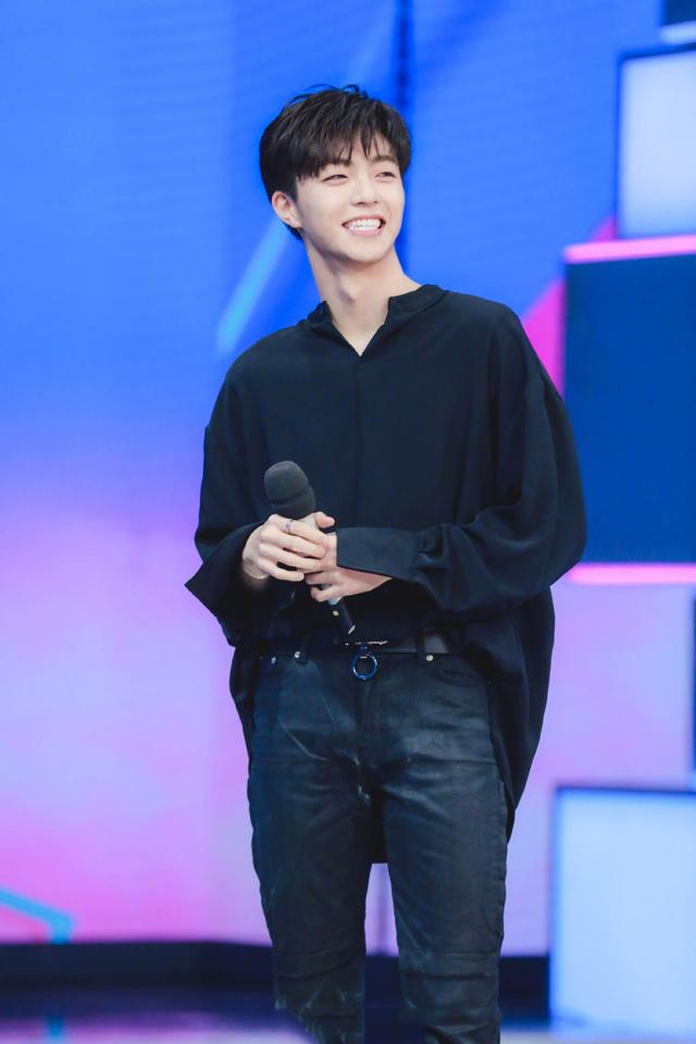 陈立农壁纸！，陈立农壁纸高清全屏 可爱（PERCENT陈立农高清手机壁纸图片）