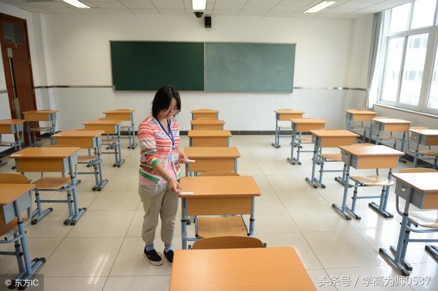 冷冷地后面填什么动词，冷得什么填词语动词（小学语文常用叠词分类大全）