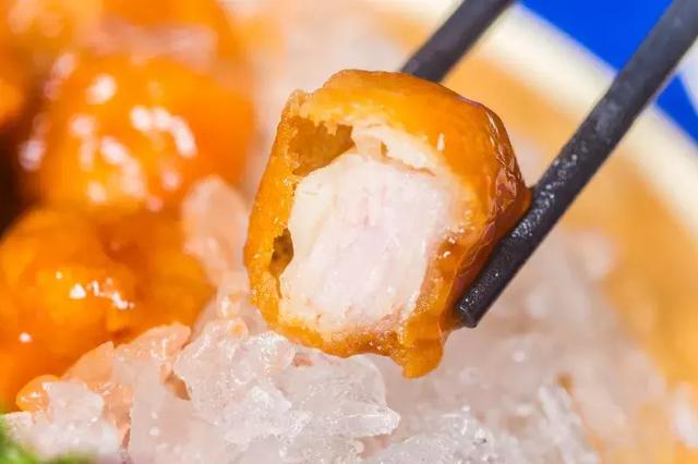 鹊鸲飞来了有什么寓意，喜鹊飞身上来象征着什么（魔都首家“点心火锅”开业）