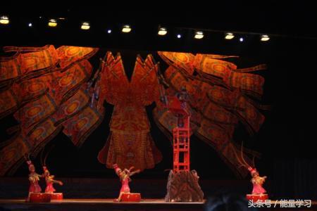 墨守成规是什么意思，墨守成规什么意思（按部就班墨守成规什么意思）