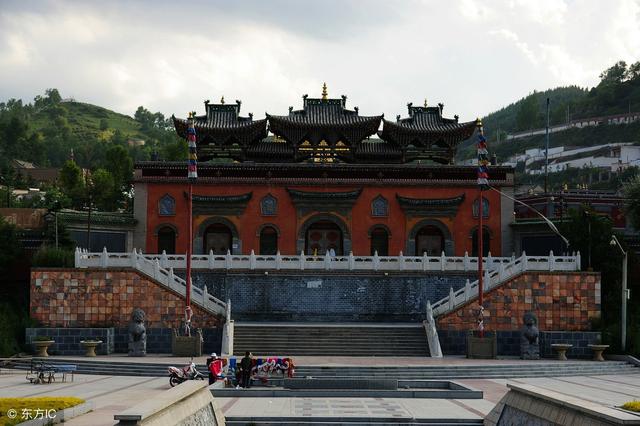 塔爾寺在哪裡哪個城市,塔爾寺屬於哪個城市(青海塔爾寺,佛教神秘的