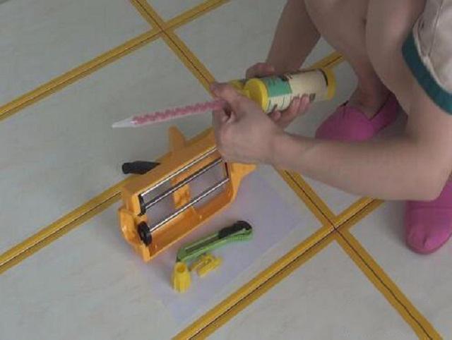 瓷砖美缝怎么做，如何做瓷砖美缝（看完这篇文章你也能自己做）