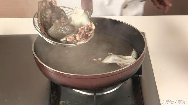 团鱼怎么做才好吃，甲鱼怎么做法好吃（妈妈做的菜就是好吃）