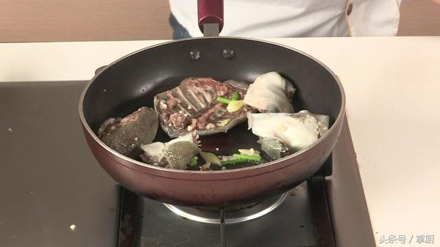 团鱼怎么做才好吃，甲鱼怎么做法好吃（妈妈做的菜就是好吃）