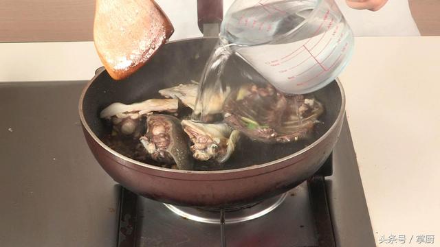 团鱼怎么做才好吃，甲鱼怎么做法好吃（妈妈做的菜就是好吃）