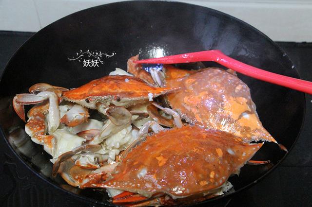 炒螃蟹的做法大全，爆炒螃蟹的做法（鲜香吮指停不下口）