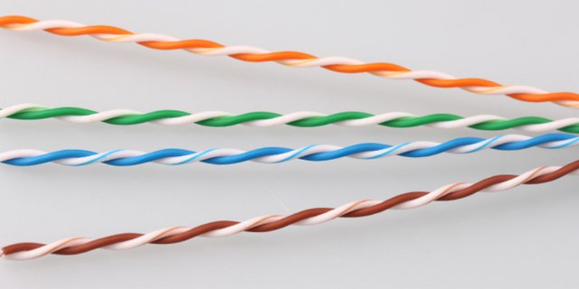 插座怎么接线，插座怎么接线 三孔带开关（它的接法和水晶头不一样哦）