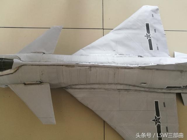 纸飞机制作过程写下来，怎样制作纸飞机——手工制作（歼十模型诞生记）