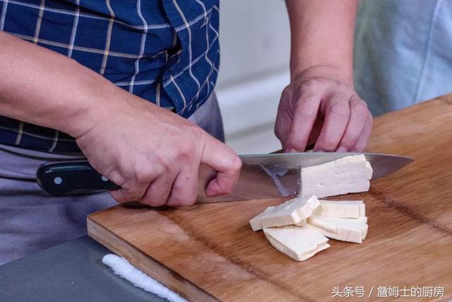 红烧鲽鱼的家常做法，红烧鲽鱼身的做法窍门（你吃过“轻红烧”的料理吗）