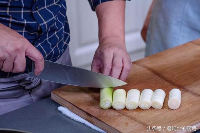 红烧鲽鱼的家常做法，红烧鲽鱼身的做法窍门（你吃过“轻红烧”的料理吗）