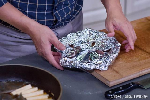 红烧鲽鱼的家常做法，红烧鲽鱼身的做法窍门（你吃过“轻红烧”的料理吗）