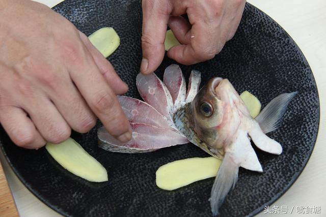 清蒸武昌鱼的做法，清蒸武昌鱼的做法大全视频（清蒸武昌鱼居然可以做的这么漂亮）