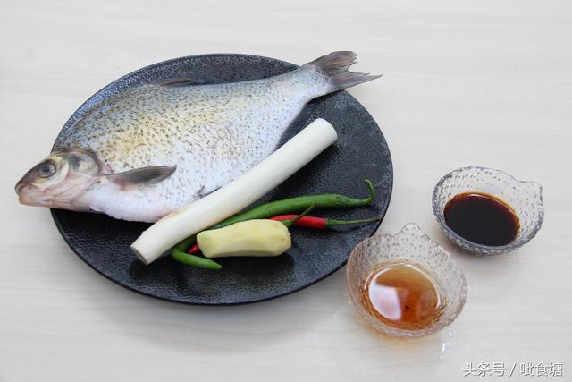清蒸武昌鱼的做法，清蒸武昌鱼的做法大全视频（清蒸武昌鱼居然可以做的这么漂亮）