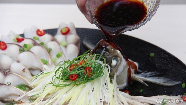 清蒸武昌鱼的做法，清蒸武昌鱼的做法大全视频（清蒸武昌鱼居然可以做的这么漂亮）