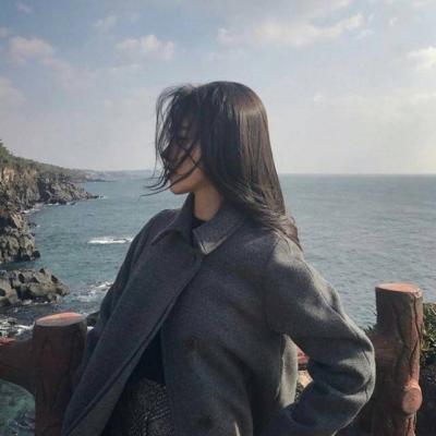 有点伤感的女生照片，微信头像，有点伤感的女生照片（女生伤感落寞微信背影头像）