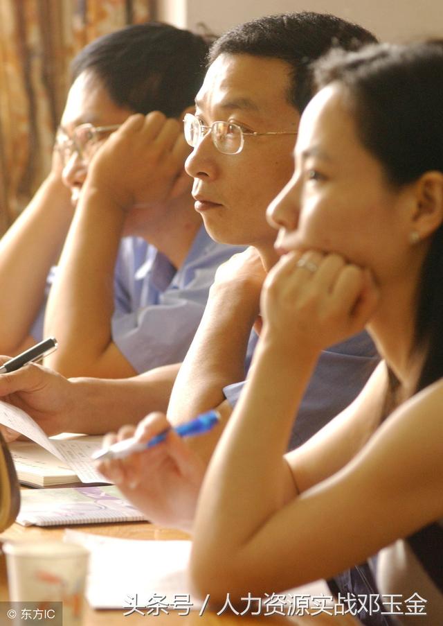 如何发传真给对方，怎样发传真（干货：公务礼仪手册）