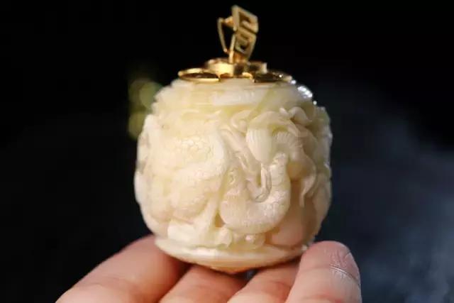 蜜蜡手链怎么保养方法，蜜蜡手链怎么保养方法图片（琥珀蜜蜡保养把玩三大纪律）