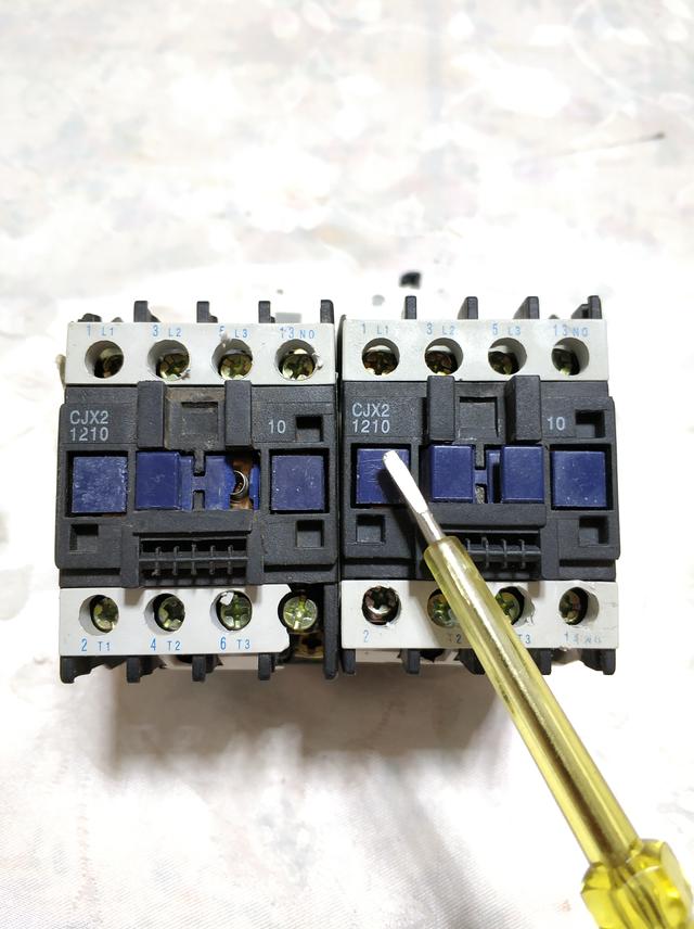 交流接触器型号大全表，交流接触器（交流接触器铭牌参数怎么看）