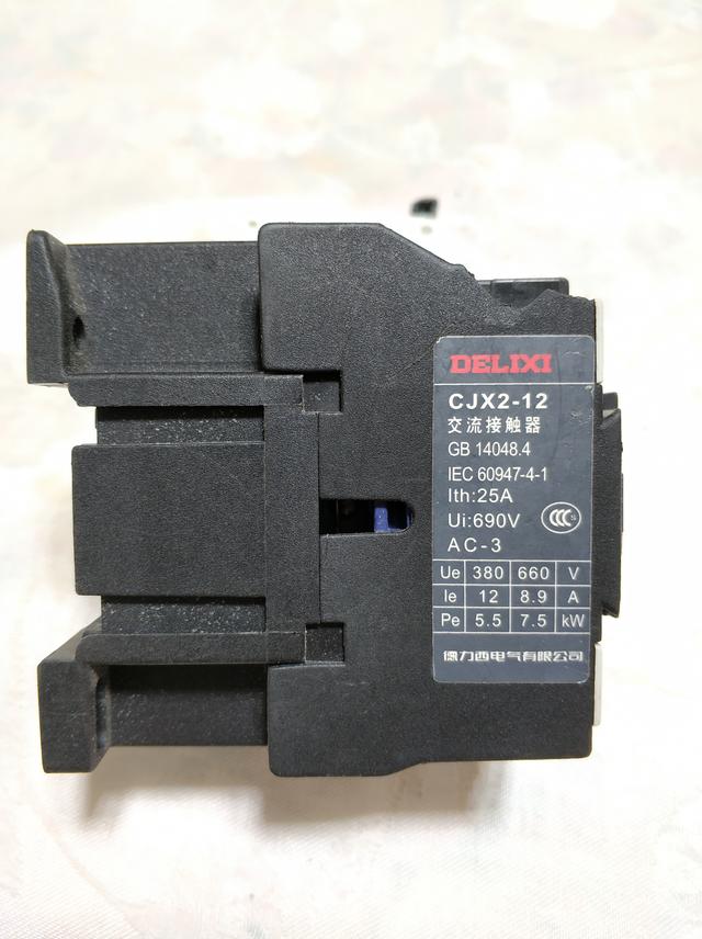 交流接触器型号大全表，交流接触器（交流接触器铭牌参数怎么看）