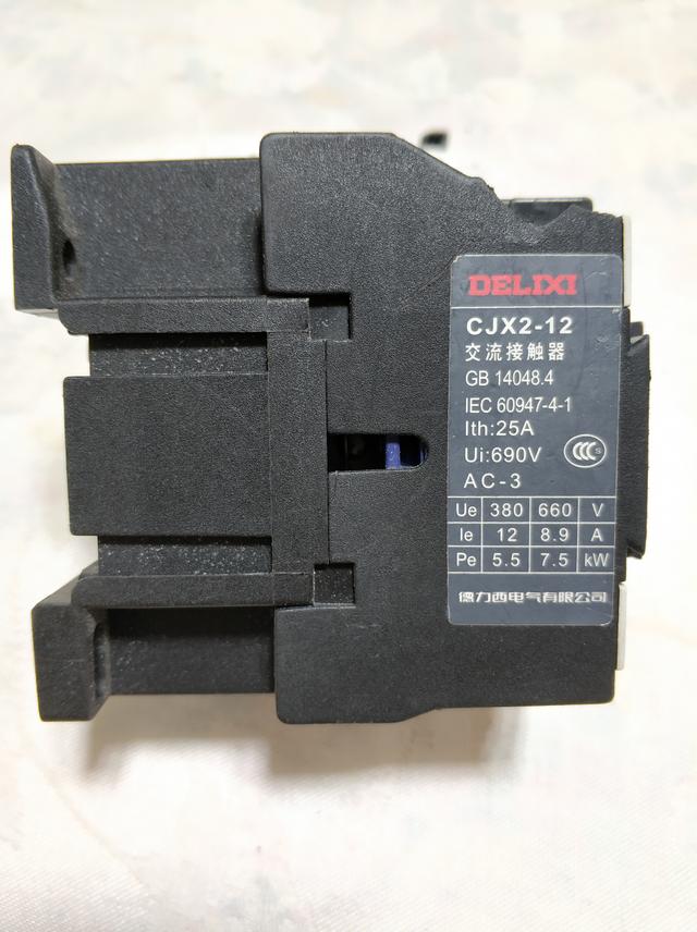 交流接触器型号大全表，交流接触器（交流接触器铭牌参数怎么看）