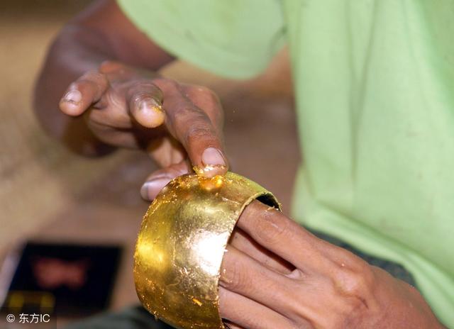 银子生锈是假的吗，银子生锈是假的吗还是真的（假的黄金首饰都是什么材质做成的）