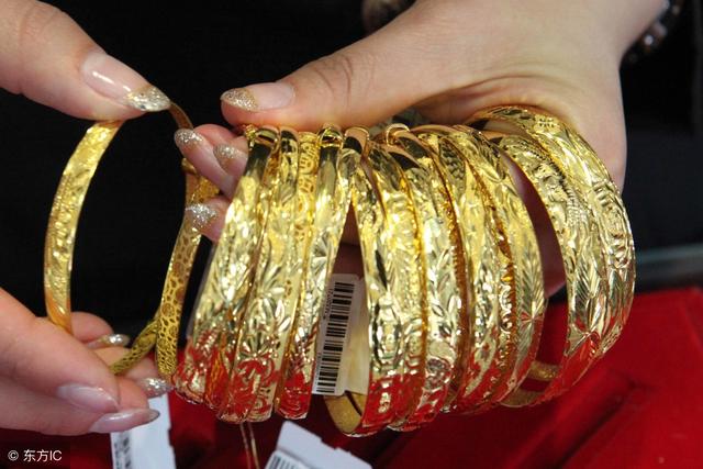 银子生锈是假的吗，银子生锈是假的吗还是真的（假的黄金首饰都是什么材质做成的）